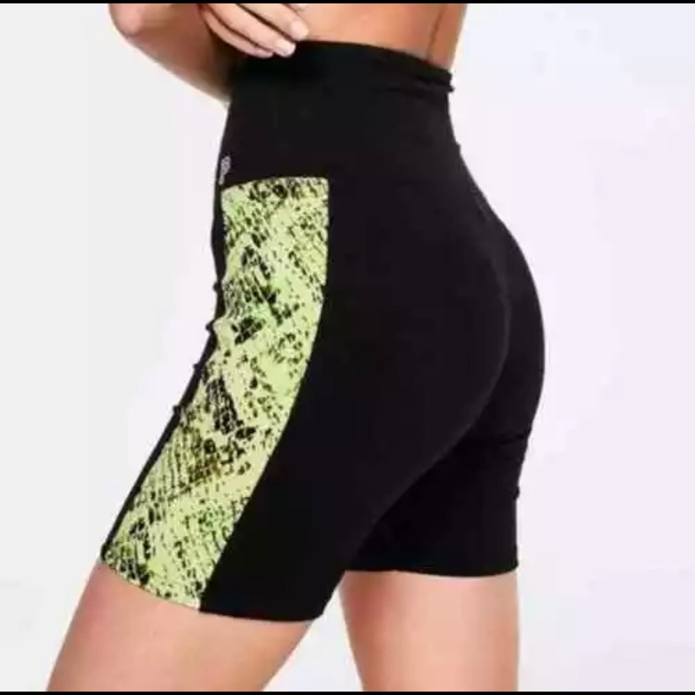 Victoria Secret Pink High Waist Short Yoga Bike Size S